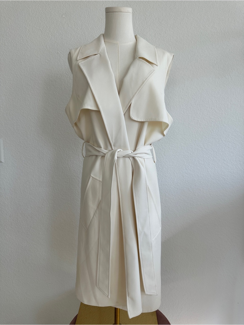 NWT Express Ivory Sleeveless Trench Vest Duster Belted Large